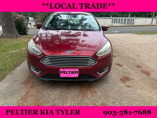 2017 Ford Focus Titanium photo 2