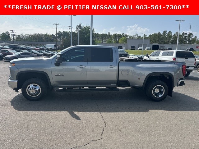 2024 Chevrolet Silverado 3500HD LT photo 2