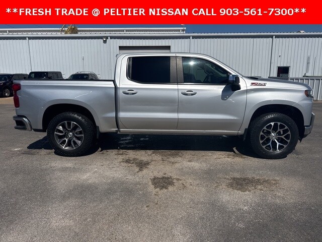 2021 Chevrolet Silverado 1500 LT photo 3