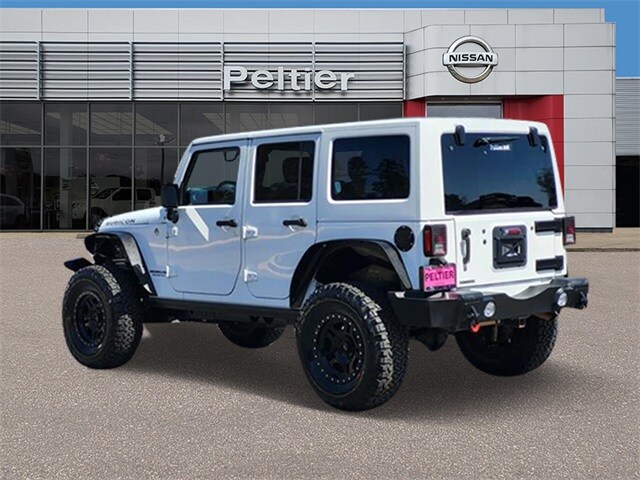 2015 Jeep Wrangler Unlimited Rubicon photo 4