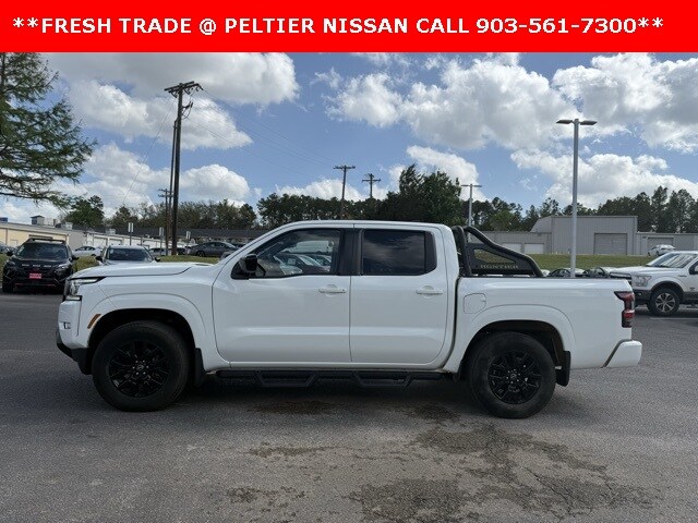 2023 Nissan Frontier SV photo 3