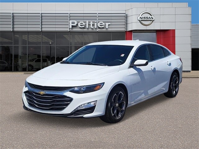 2022 Chevrolet Malibu 1LT photo 2