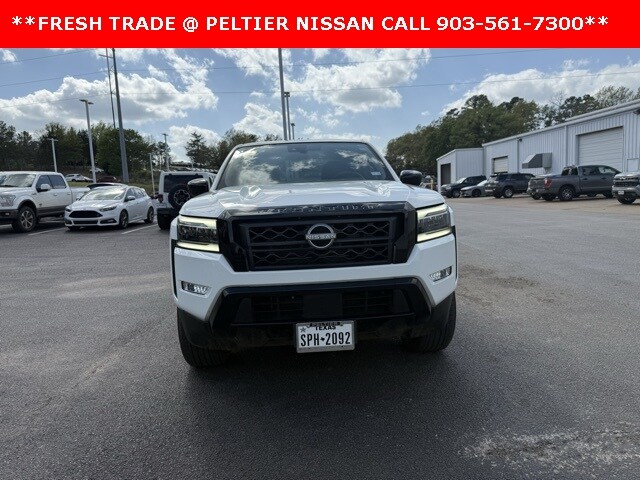 2023 Nissan Frontier SV photo 2