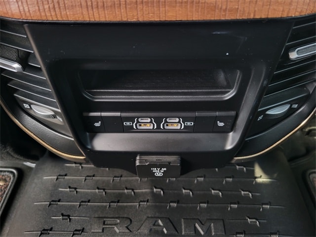2022 RAM Ram 3500 Pickup Longhorn - Photo 31