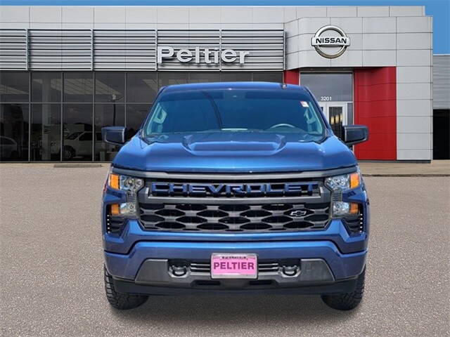 2022 Chevrolet Silverado 1500 Custom photo 2