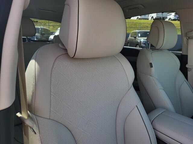 2025 GENESIS GV80 Advanced - Photo 13