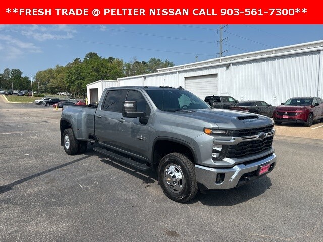 2024 Chevrolet Silverado 3500HD LT photo 4