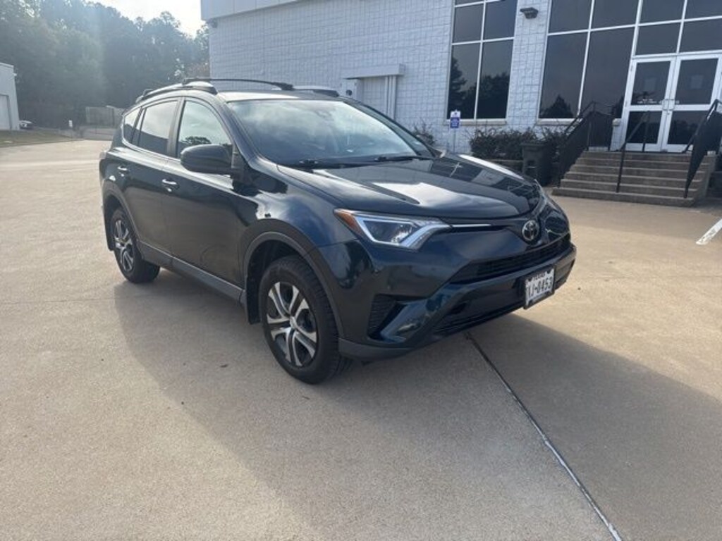 Used 2018 Toyota RAV4 LE SUV