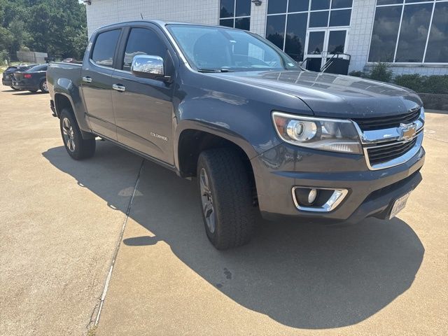 2017 Chevrolet Colorado LT photo 3