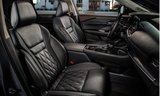 2021-nissan-rogue_100749223_m.jpg