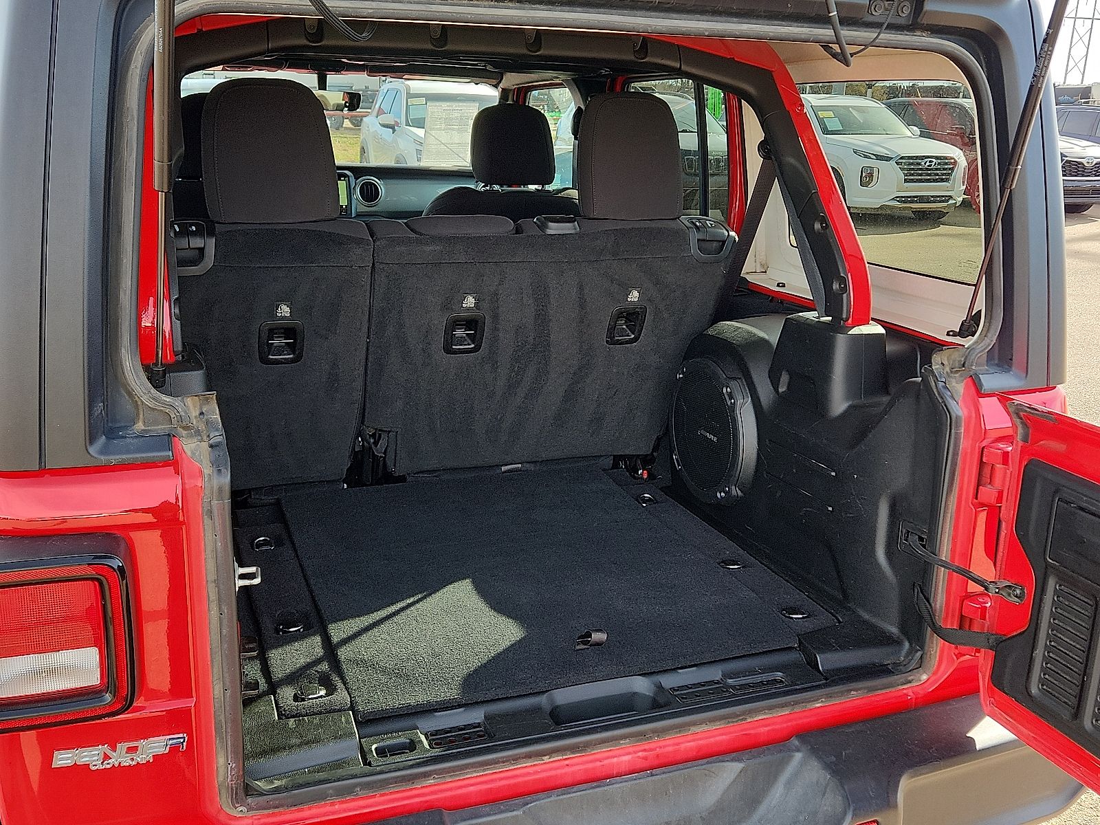 2023 Jeep Wrangler 4-Door Sahara - Photo 9