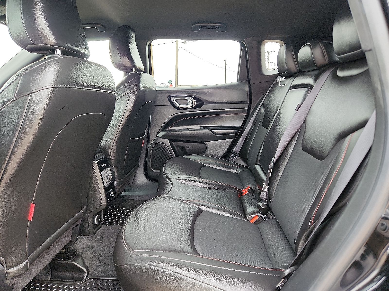 2025 Jeep Compass Trailhawk - Photo 9