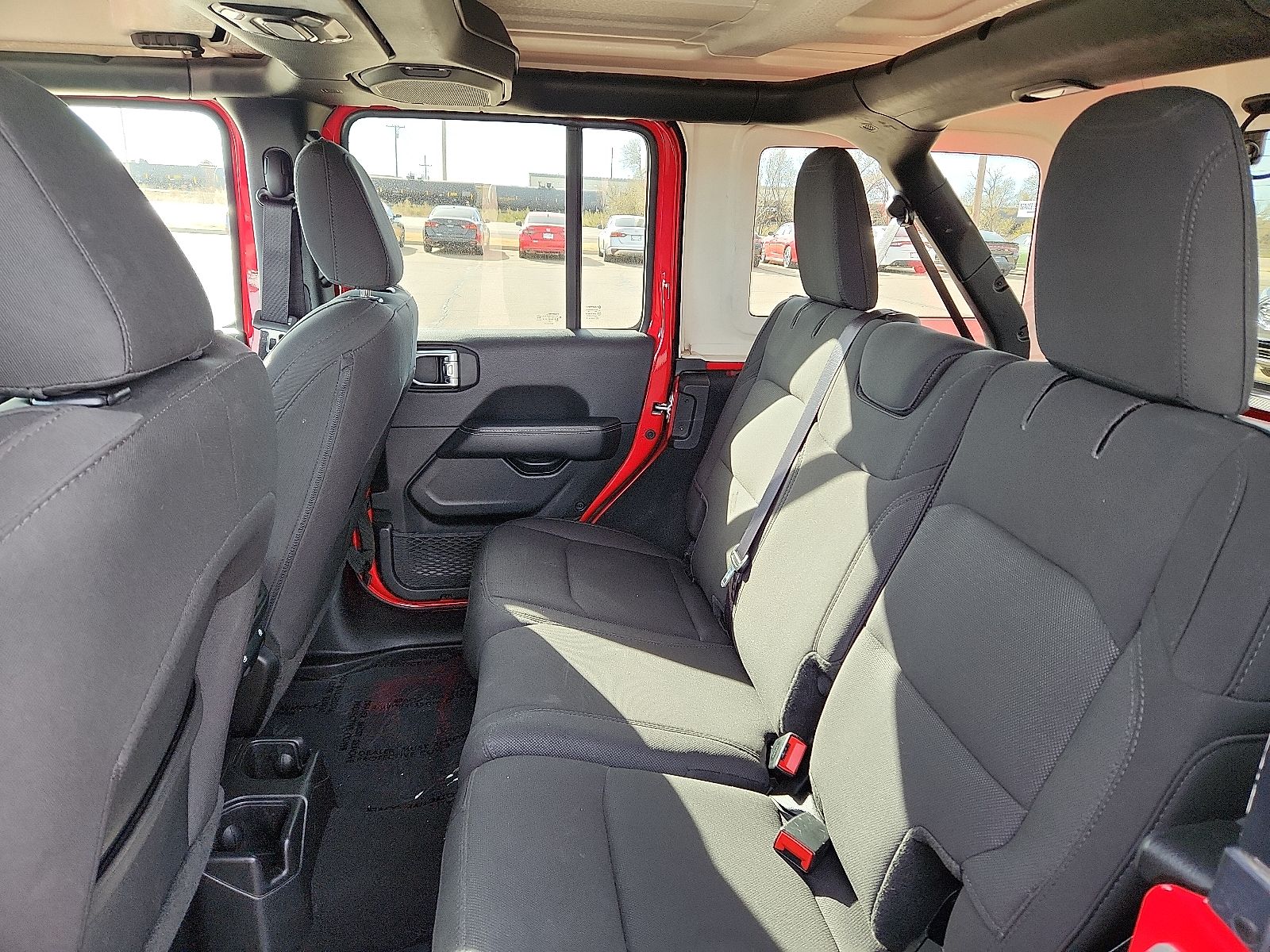 2023 Jeep Wrangler 4-Door Sahara - Photo 10