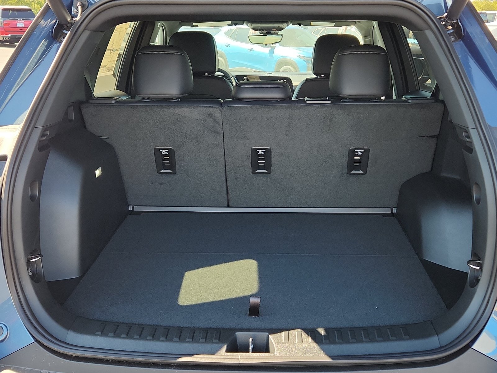 2027 Chevrolet Equinox LT - Photo 8