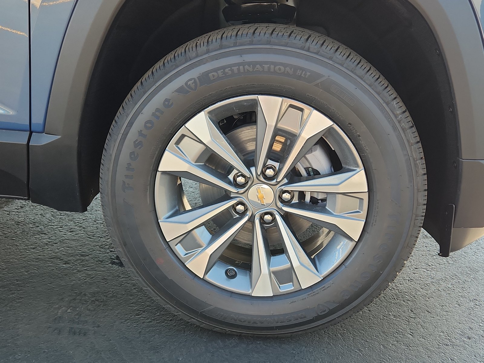 2027 Chevrolet Equinox LT - Photo 7