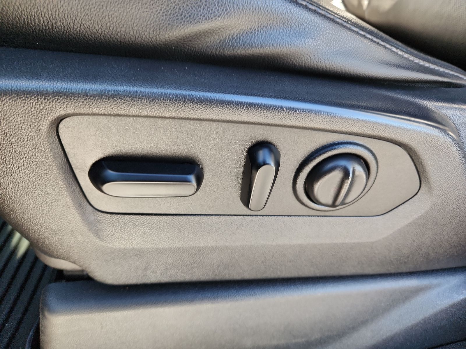 2020 Chevrolet Silverado 2500HD LTZ - Photo 11
