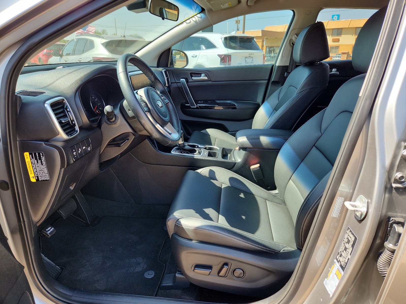 2021 Kia Sportage EX - Photo 11