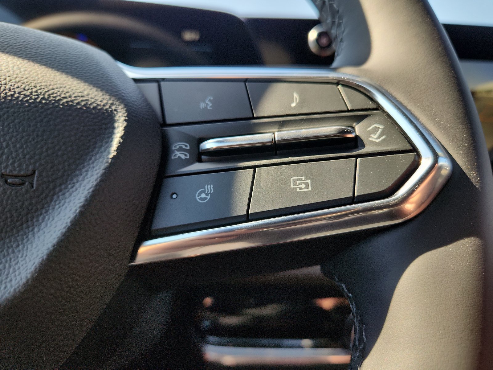 2027 Chevrolet Equinox LT - Photo 19