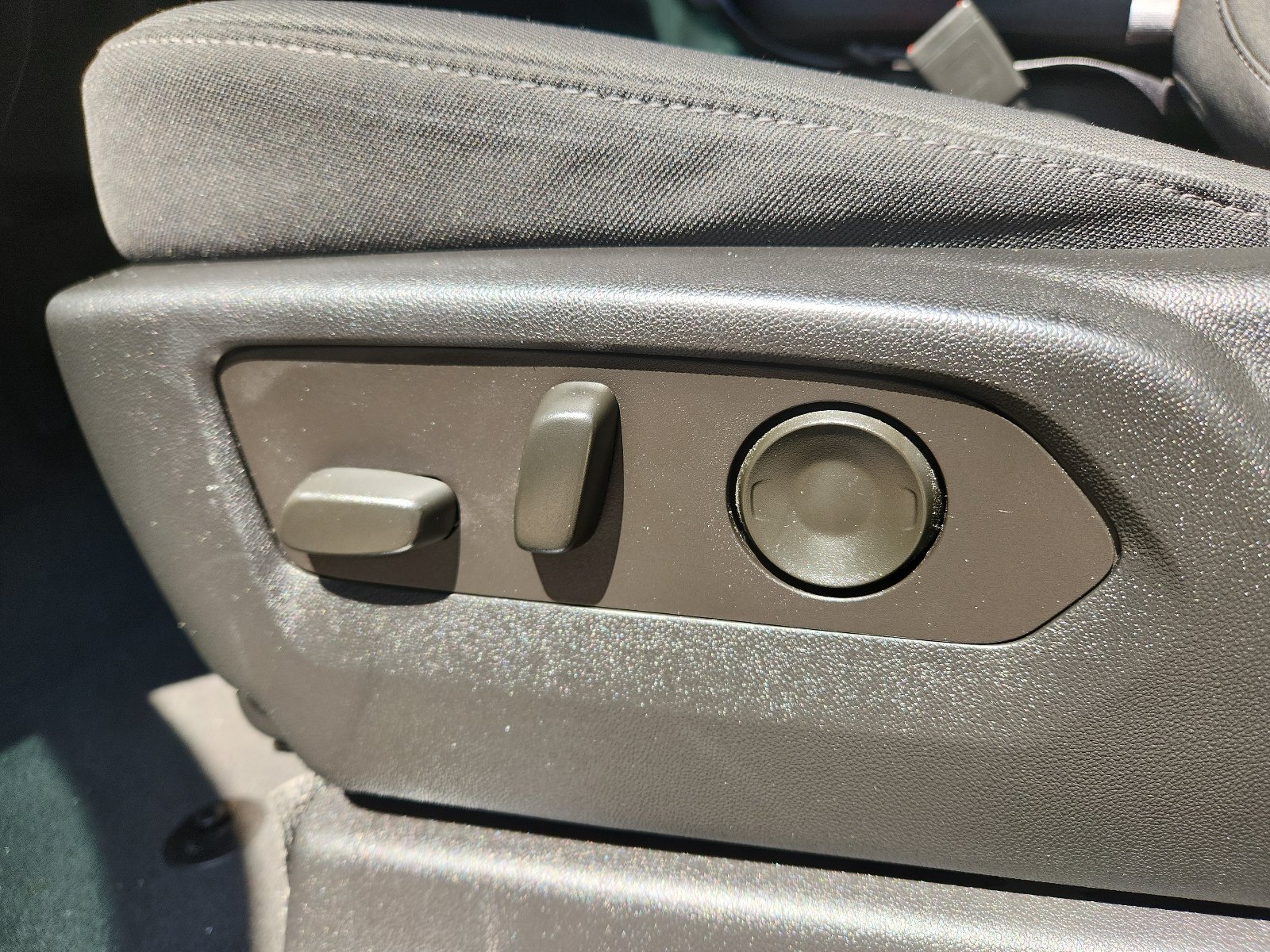 2023 Chevrolet Silverado 1500 RST - Photo 12