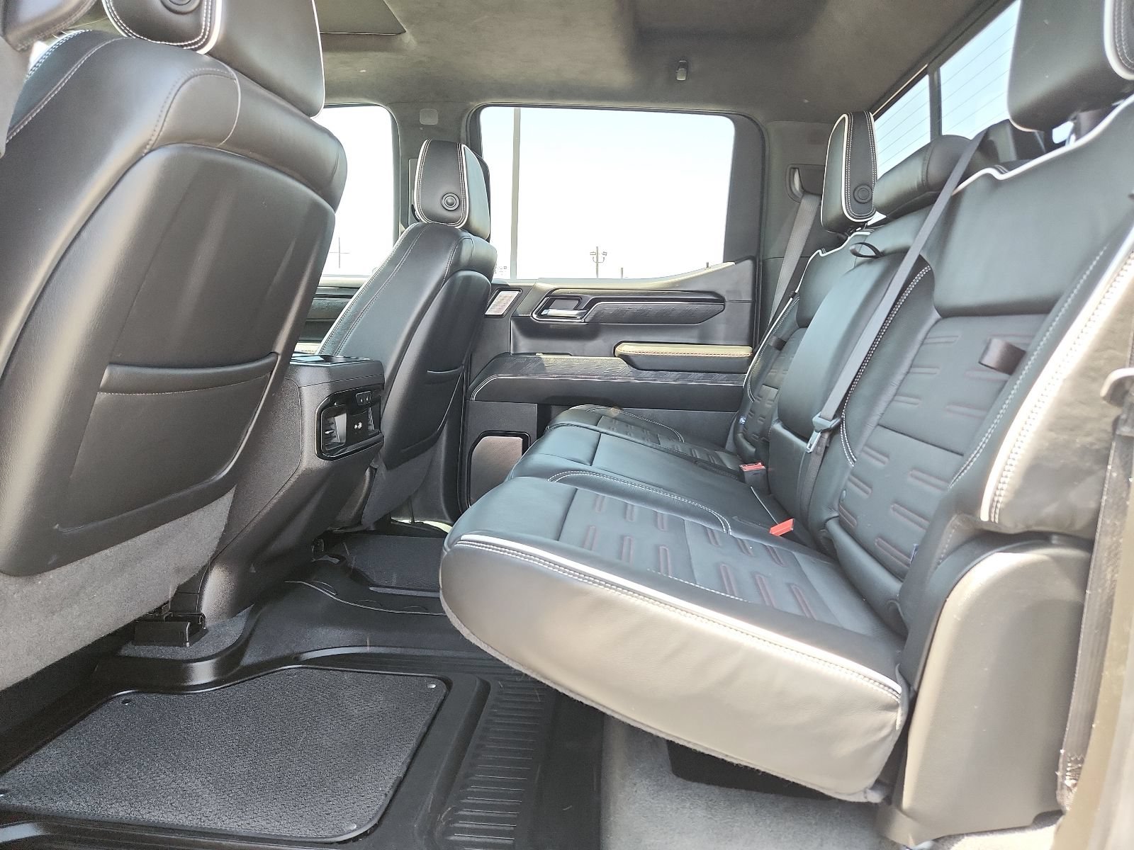 2024 GMC Sierra 1500 AT4X - Photo 8