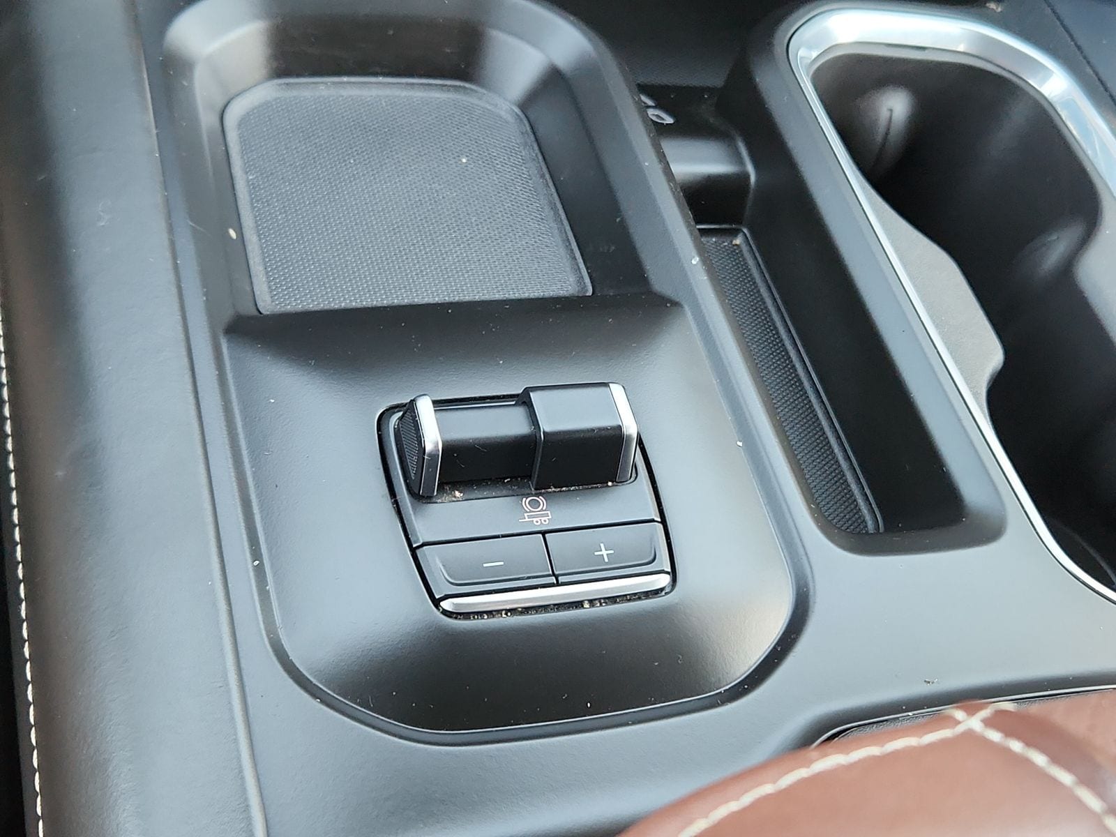 2024 GMC Sierra 2500HD Denali Ultimate - Photo 16