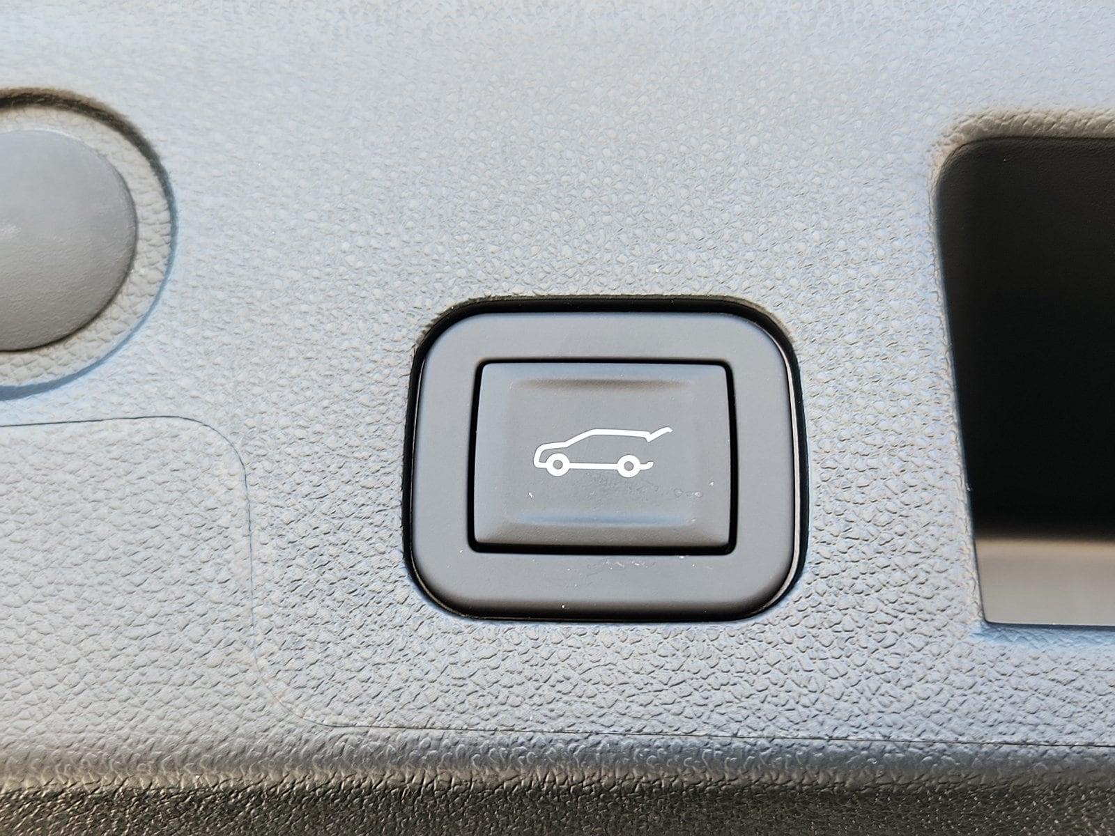 2027 Chevrolet Equinox LT - Photo 9