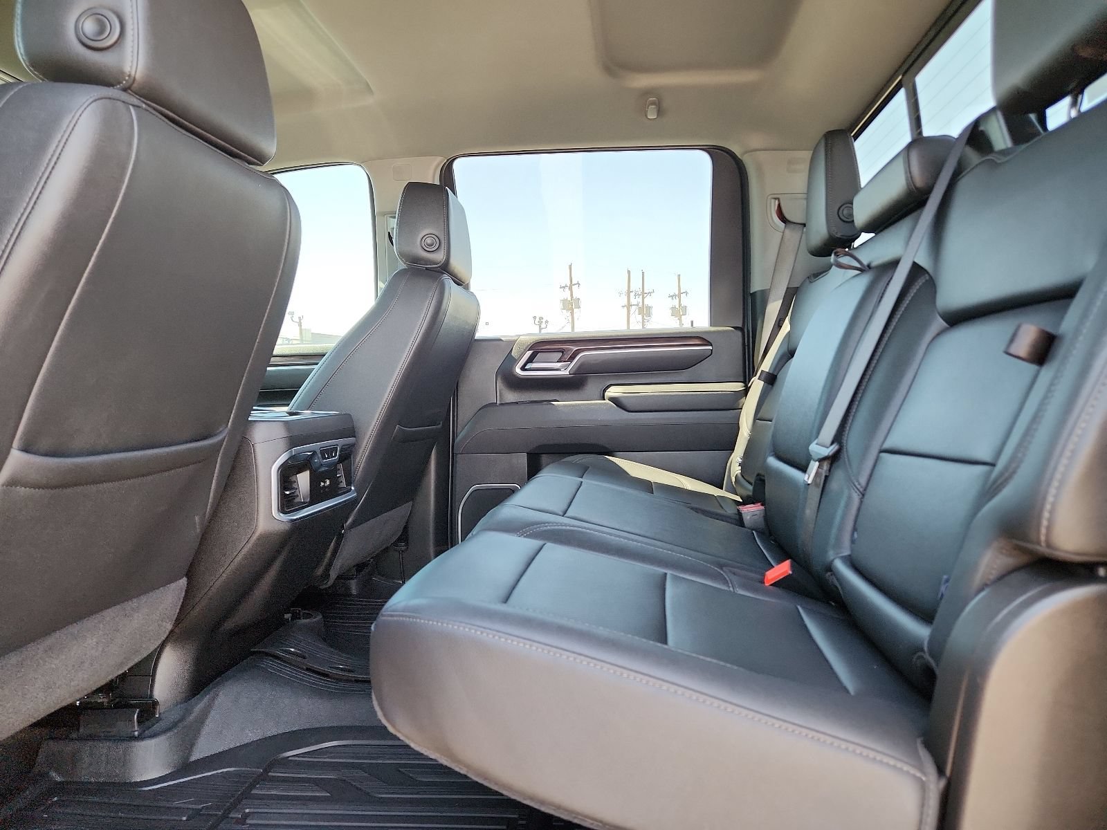2025 GMC Sierra 2500HD SLT - Photo 8
