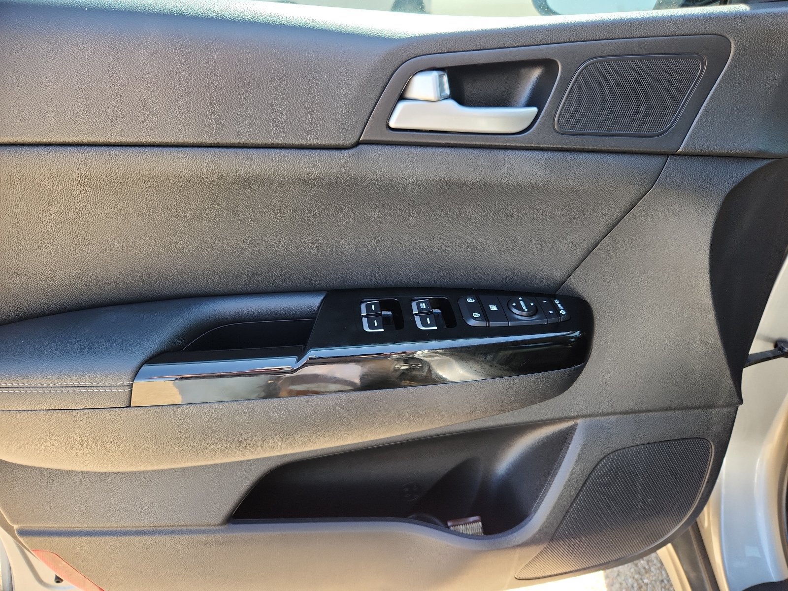 2021 Kia Sportage EX - Photo 10