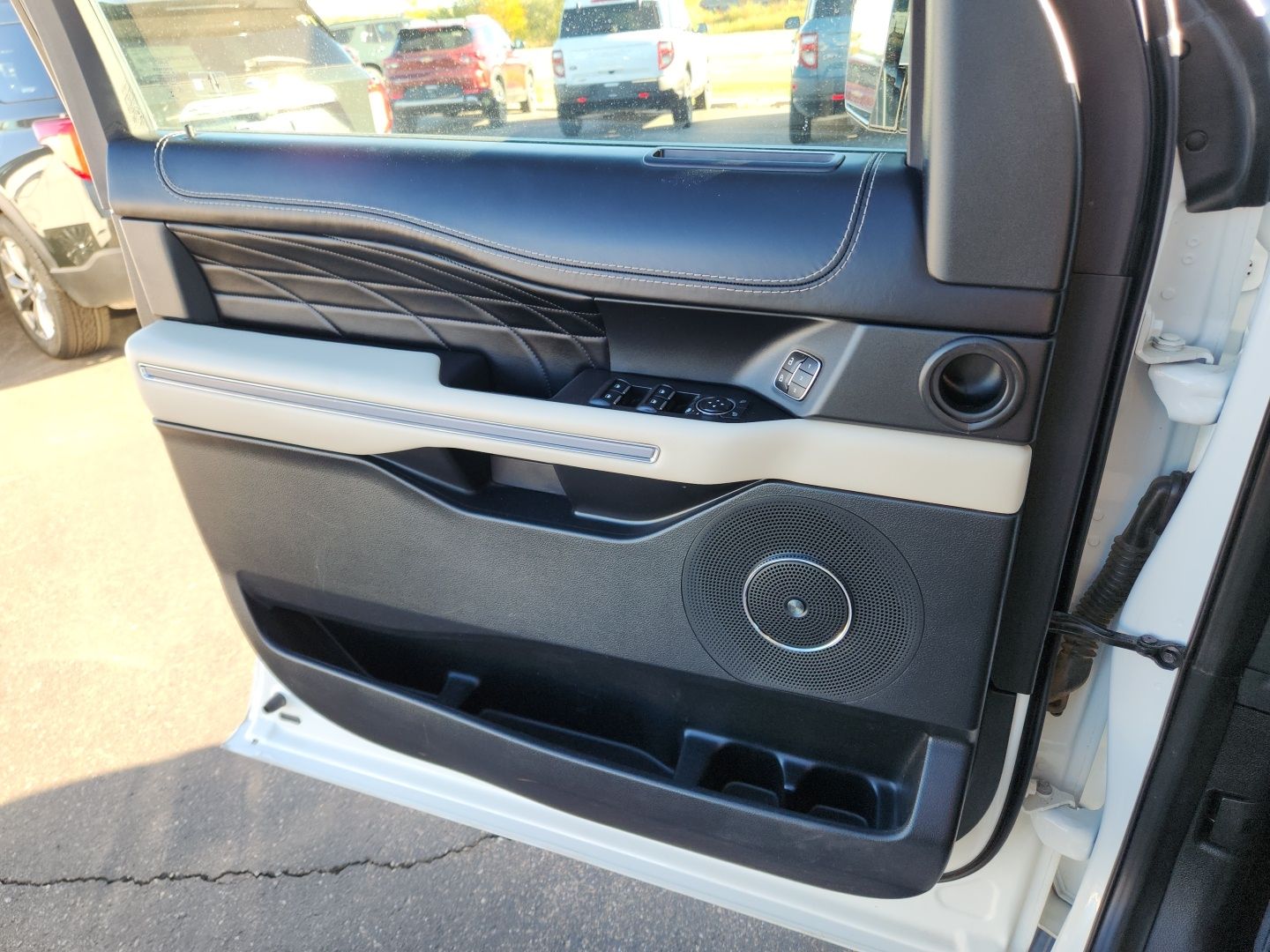 2021 Ford Expedition Platinum - Photo 14
