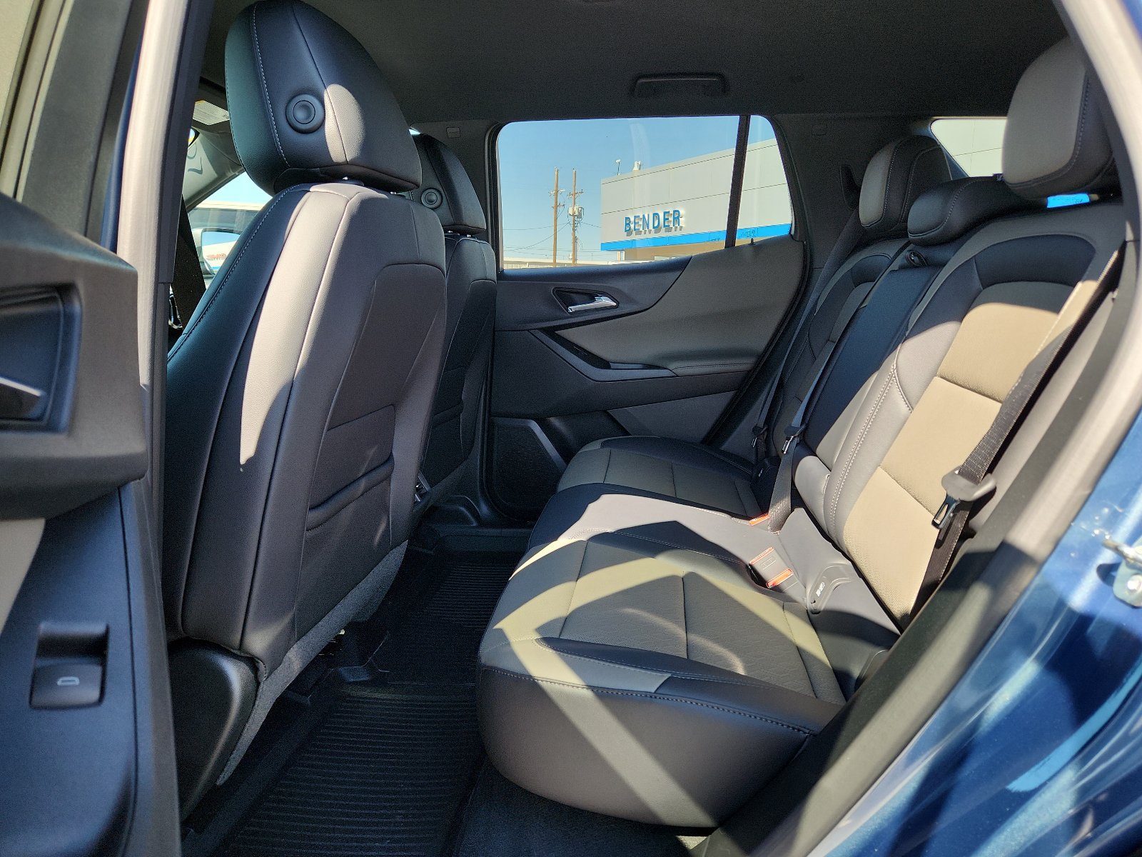 2027 Chevrolet Equinox LT - Photo 10