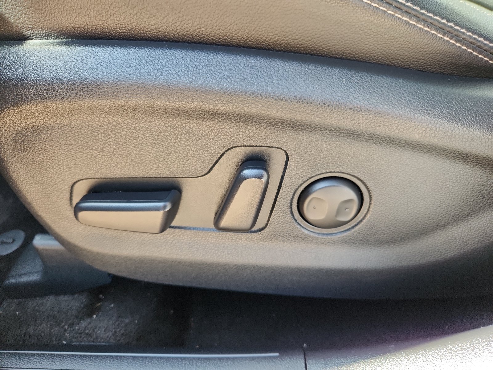 2021 Kia Sportage EX - Photo 12