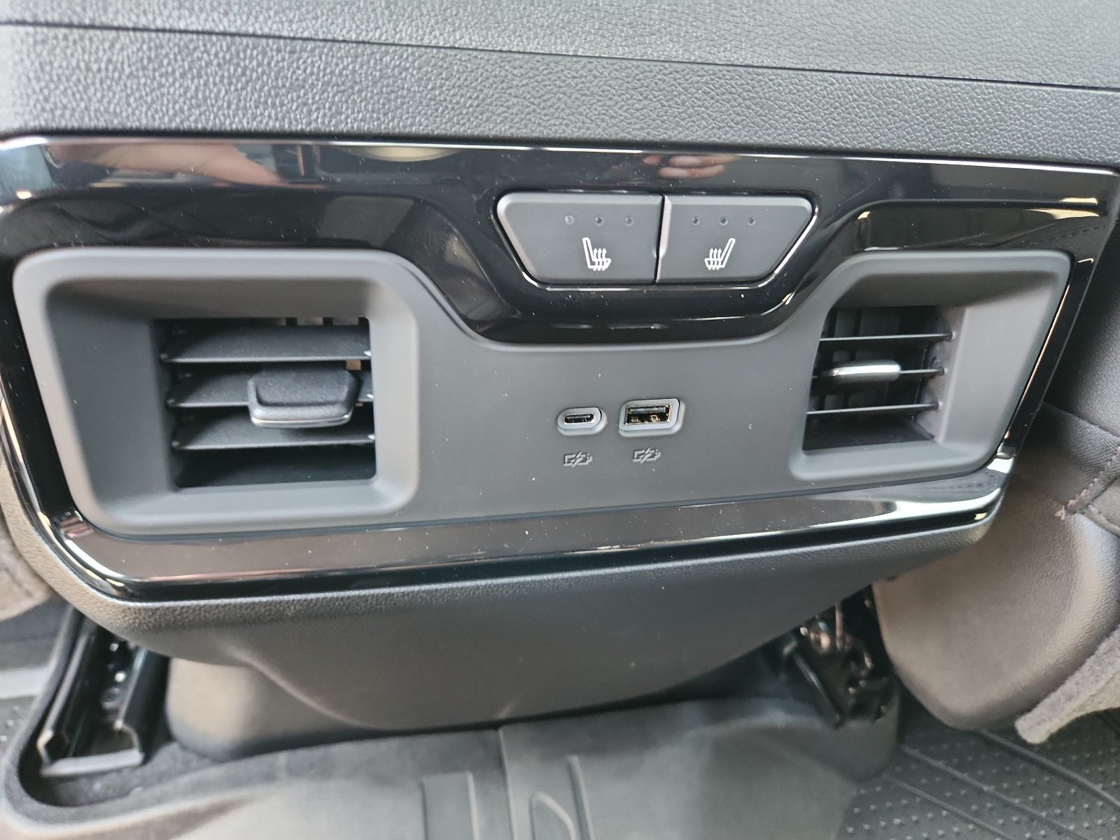 2026 Chevrolet Silverado 2500 HD ZR2 - Photo 9