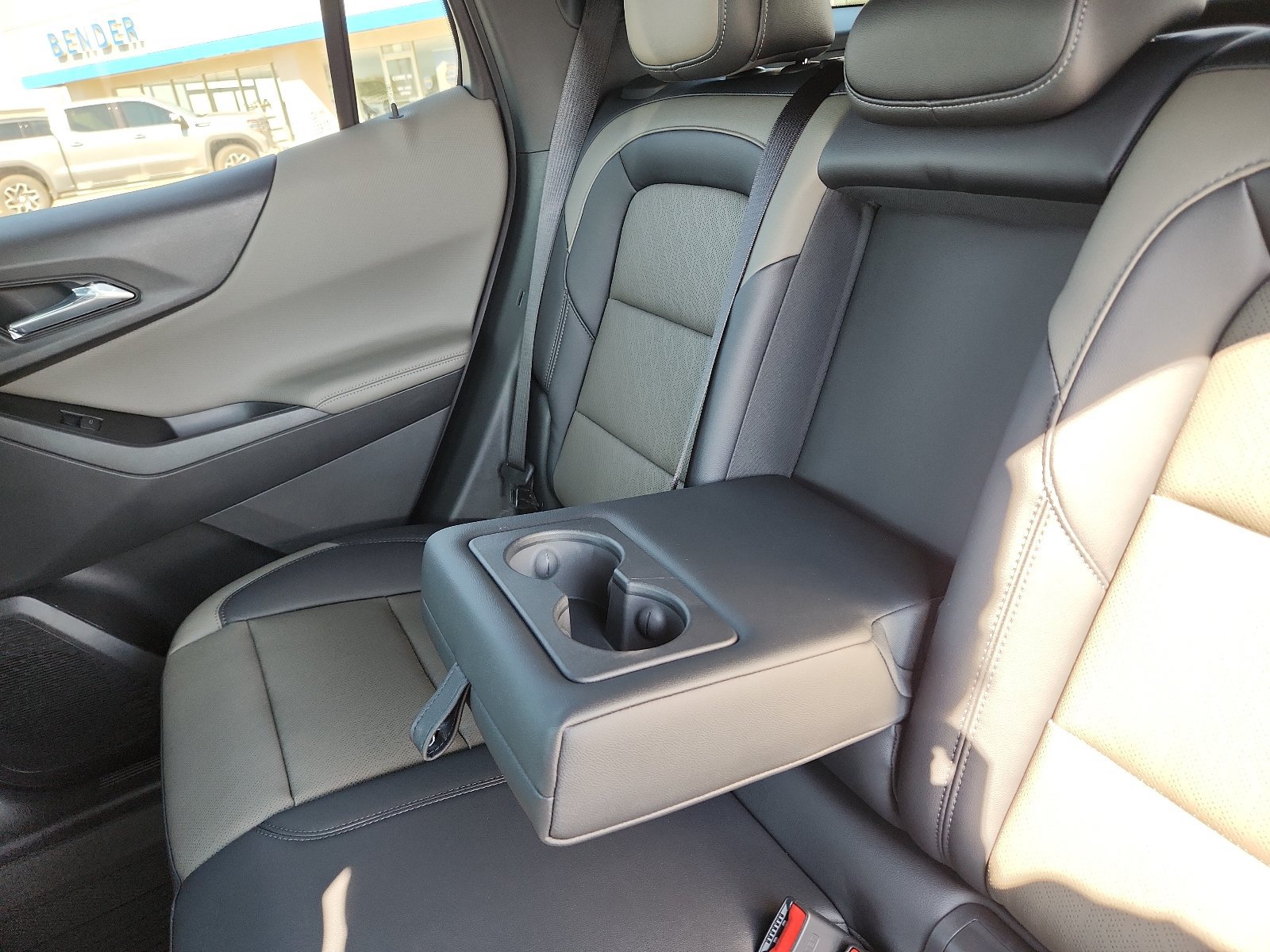 2027 Chevrolet Equinox LT - Photo 11