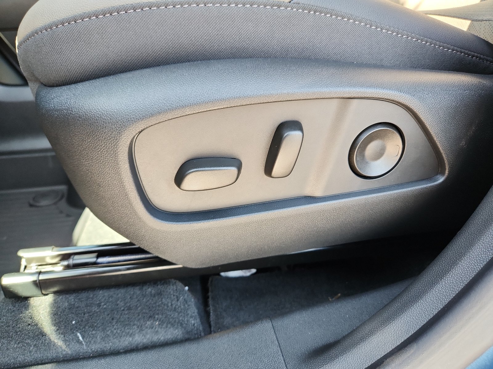 2027 Chevrolet Equinox LT - Photo 16