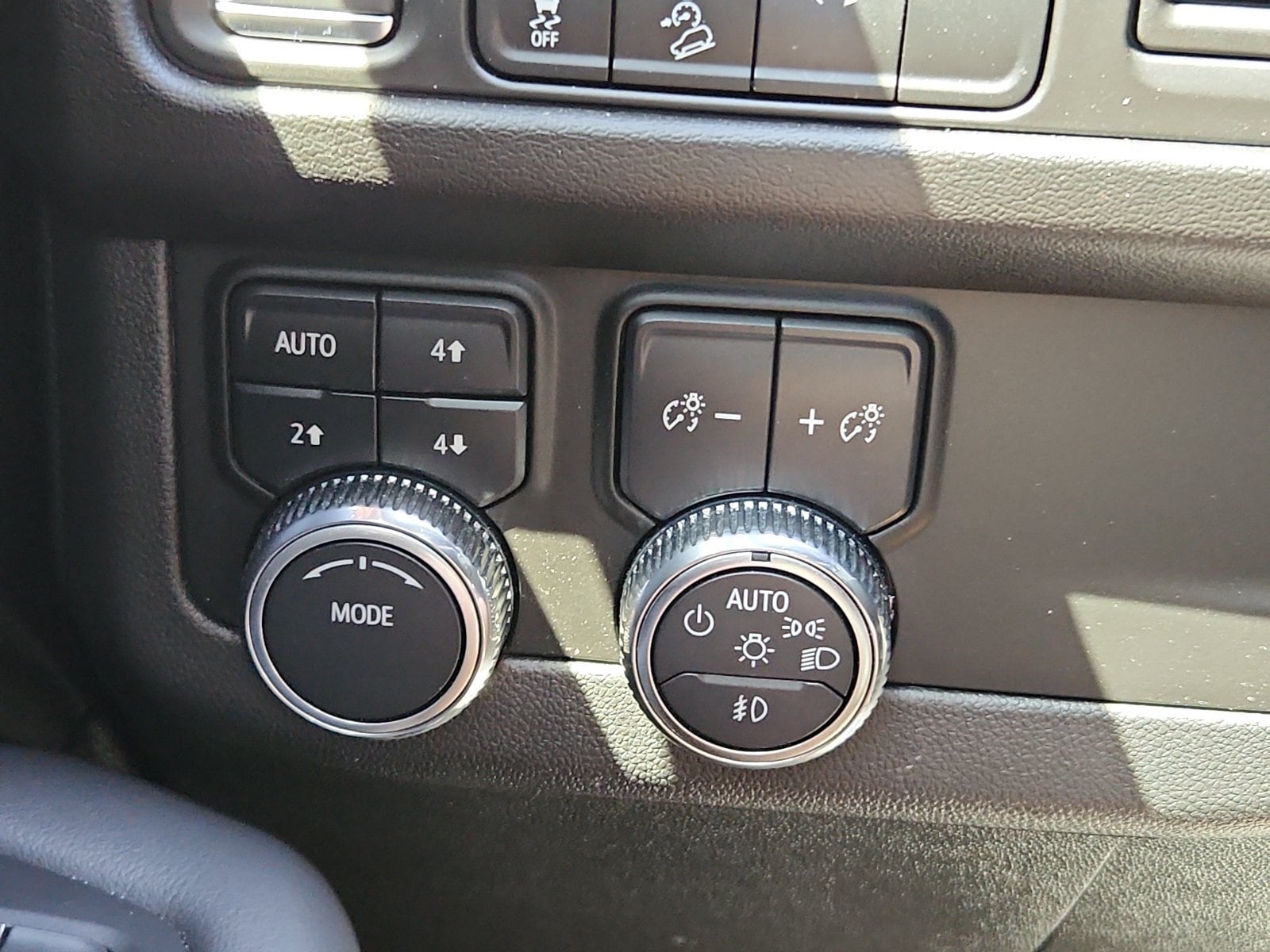 2023 GMC Yukon XL AT4 - Photo 16