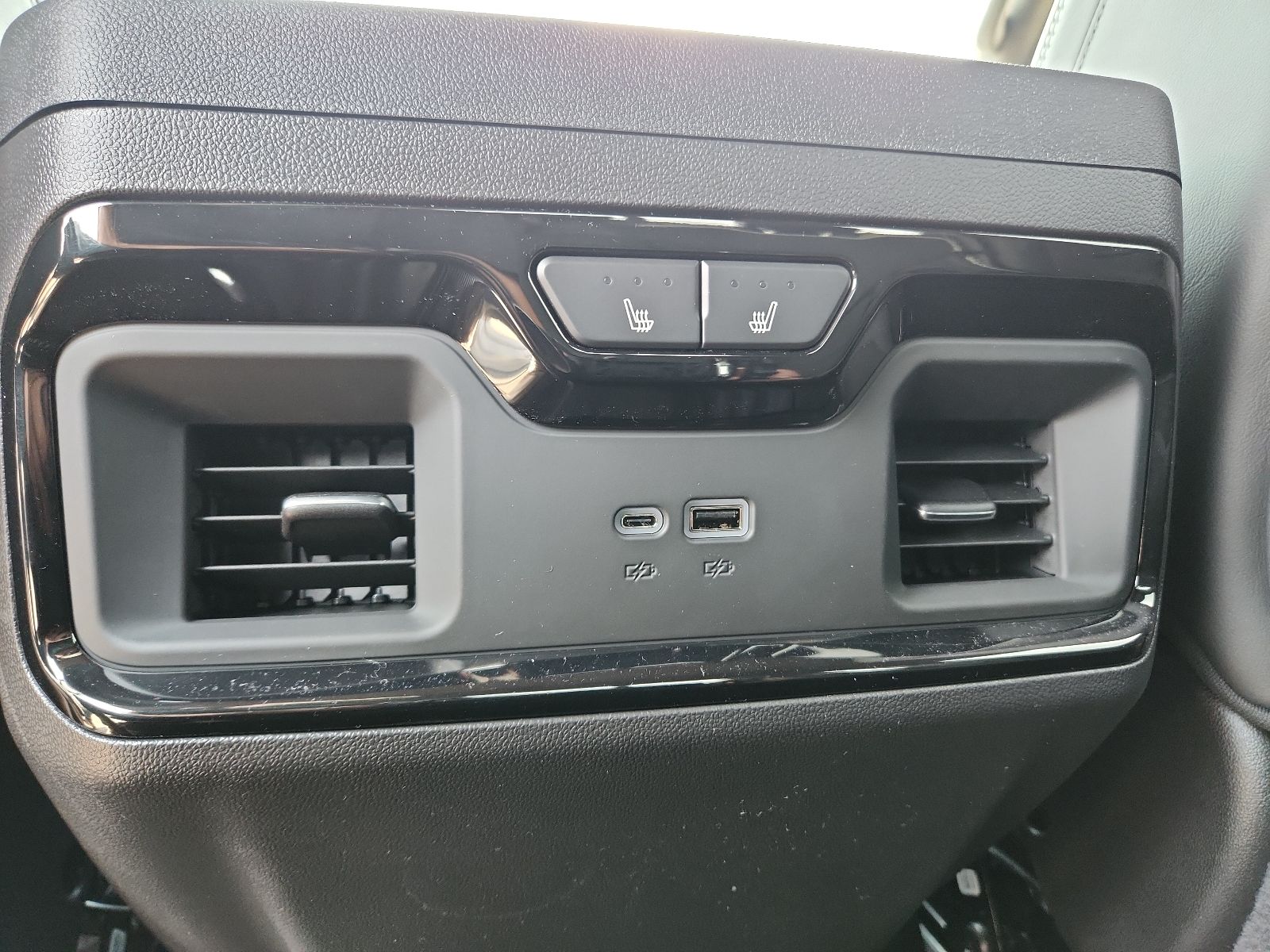 2026 GMC Sierra 1500 AT4X - Photo 9
