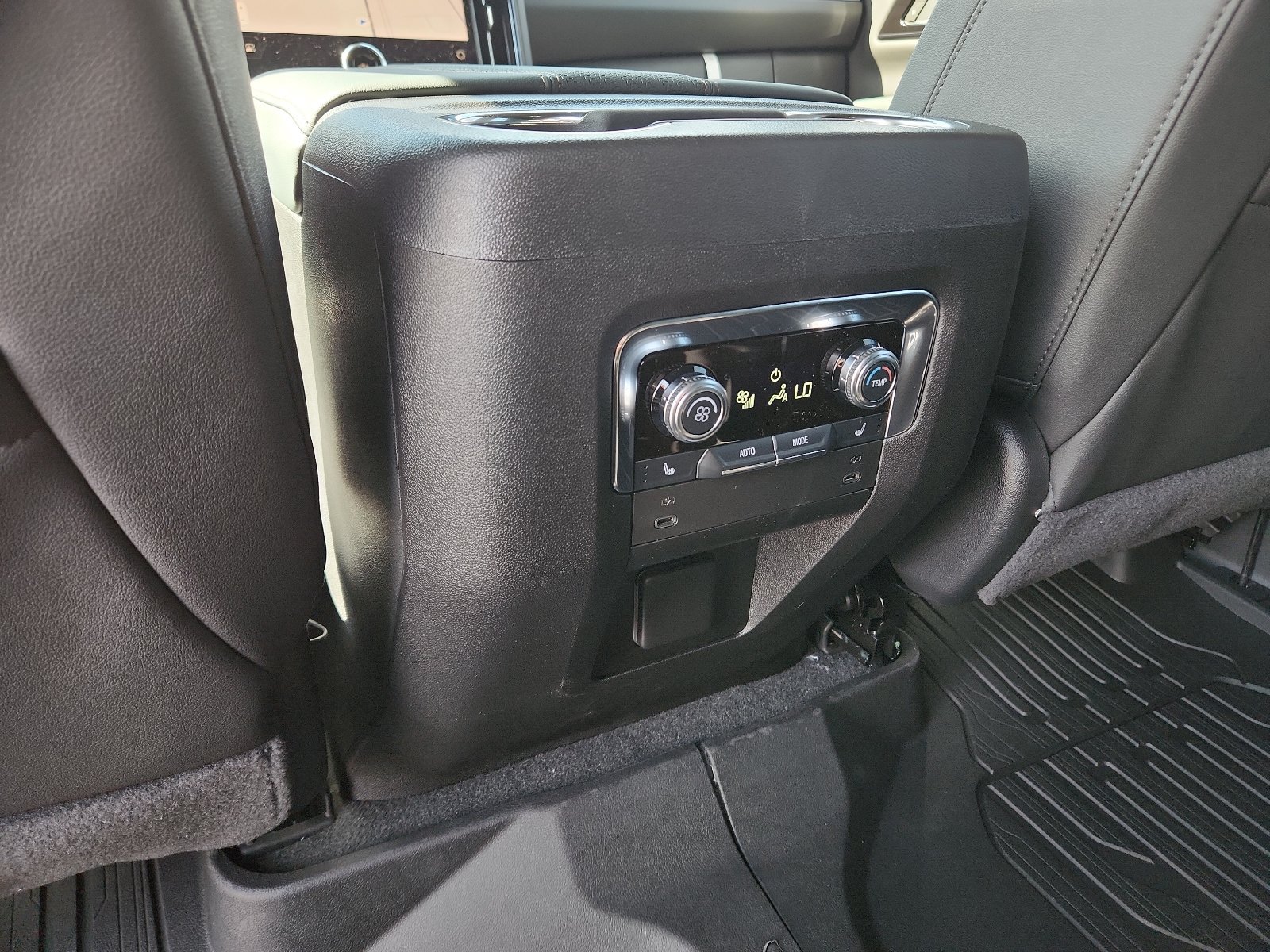 2027 GMC Yukon XL AT4 - Photo 13