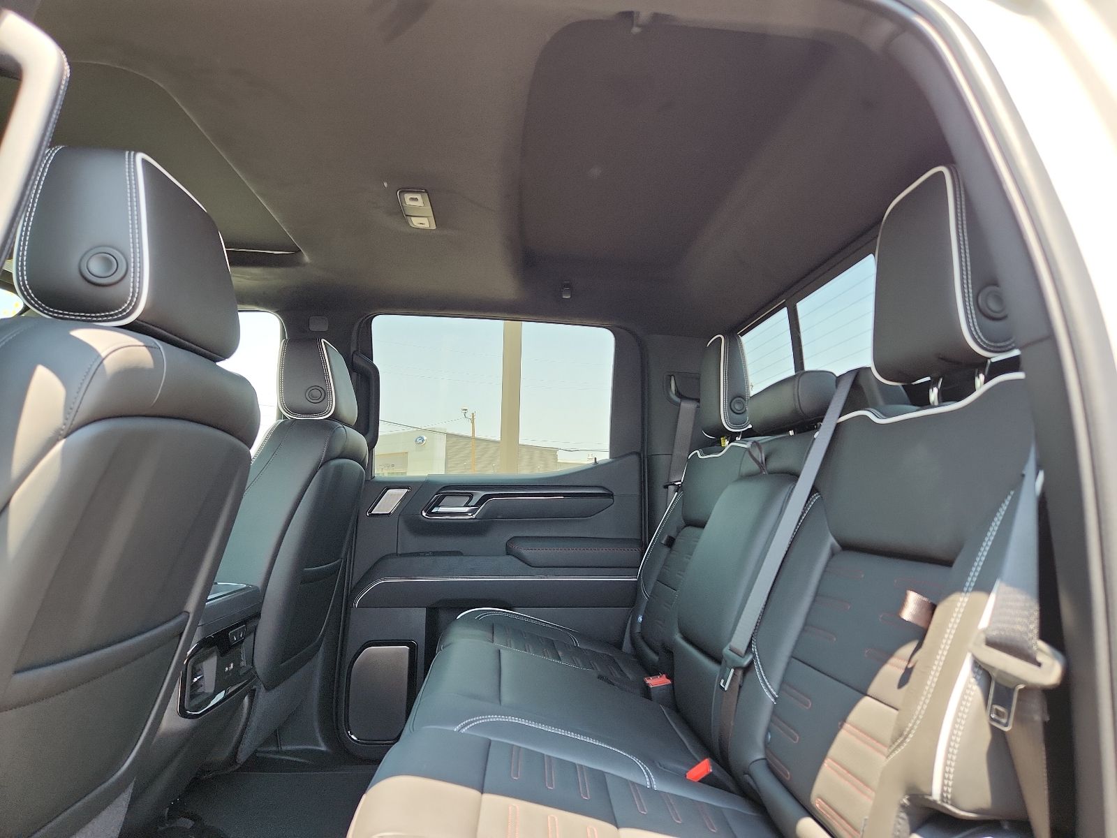 2026 GMC Sierra 1500 AT4X - Photo 8