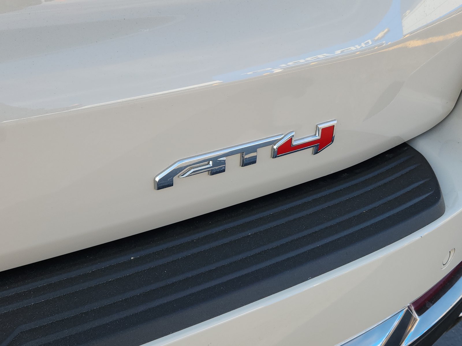 2027 GMC Yukon XL AT4 - Photo 8