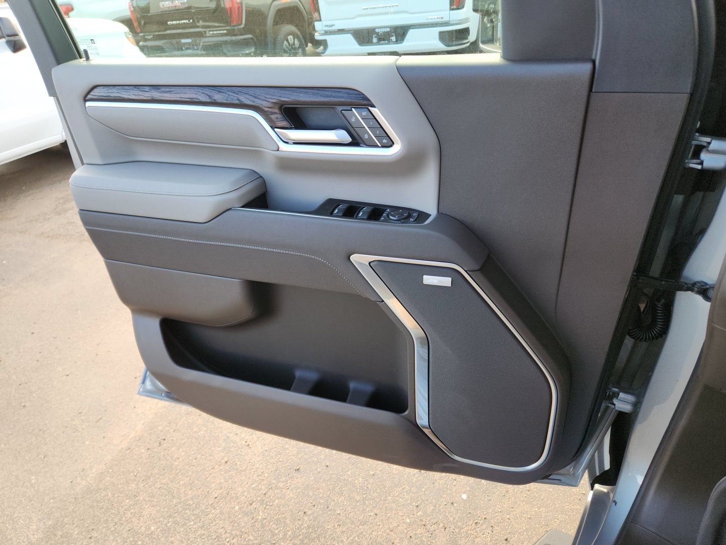 2026 GMC Sierra 2500HD SLT - Photo 15