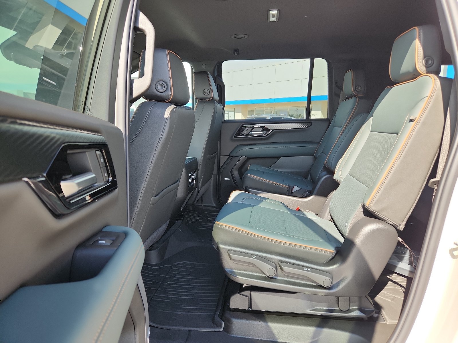 2027 GMC Yukon XL AT4 - Photo 12