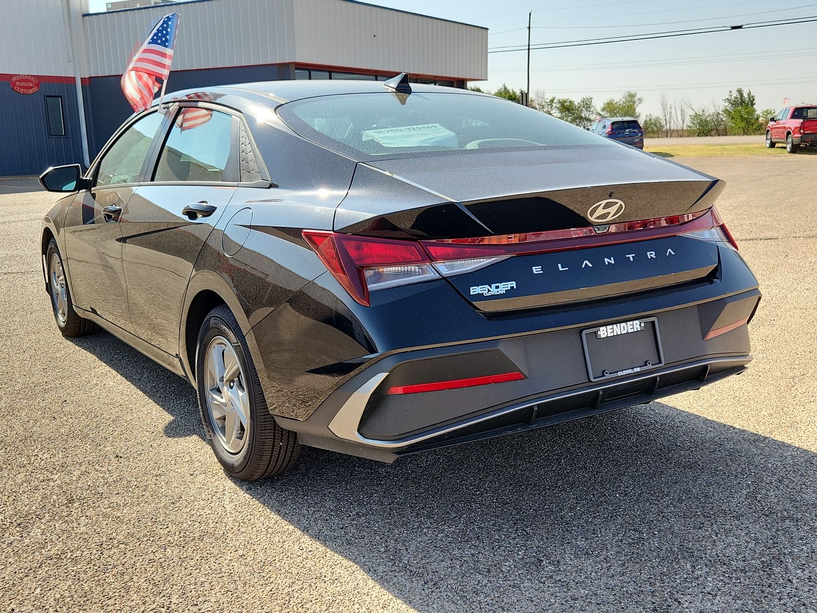 2025 Hyundai Elantra SE - Photo 3