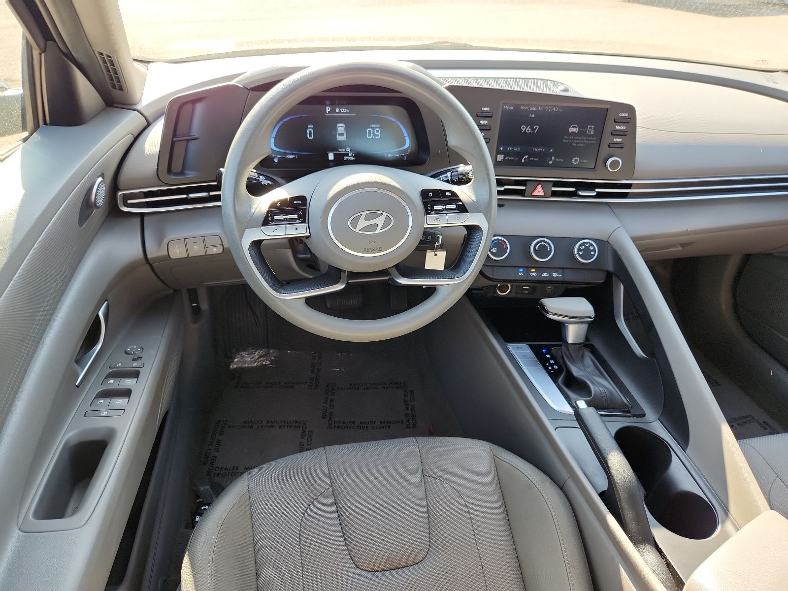 2025 Hyundai Elantra SE - Photo 8