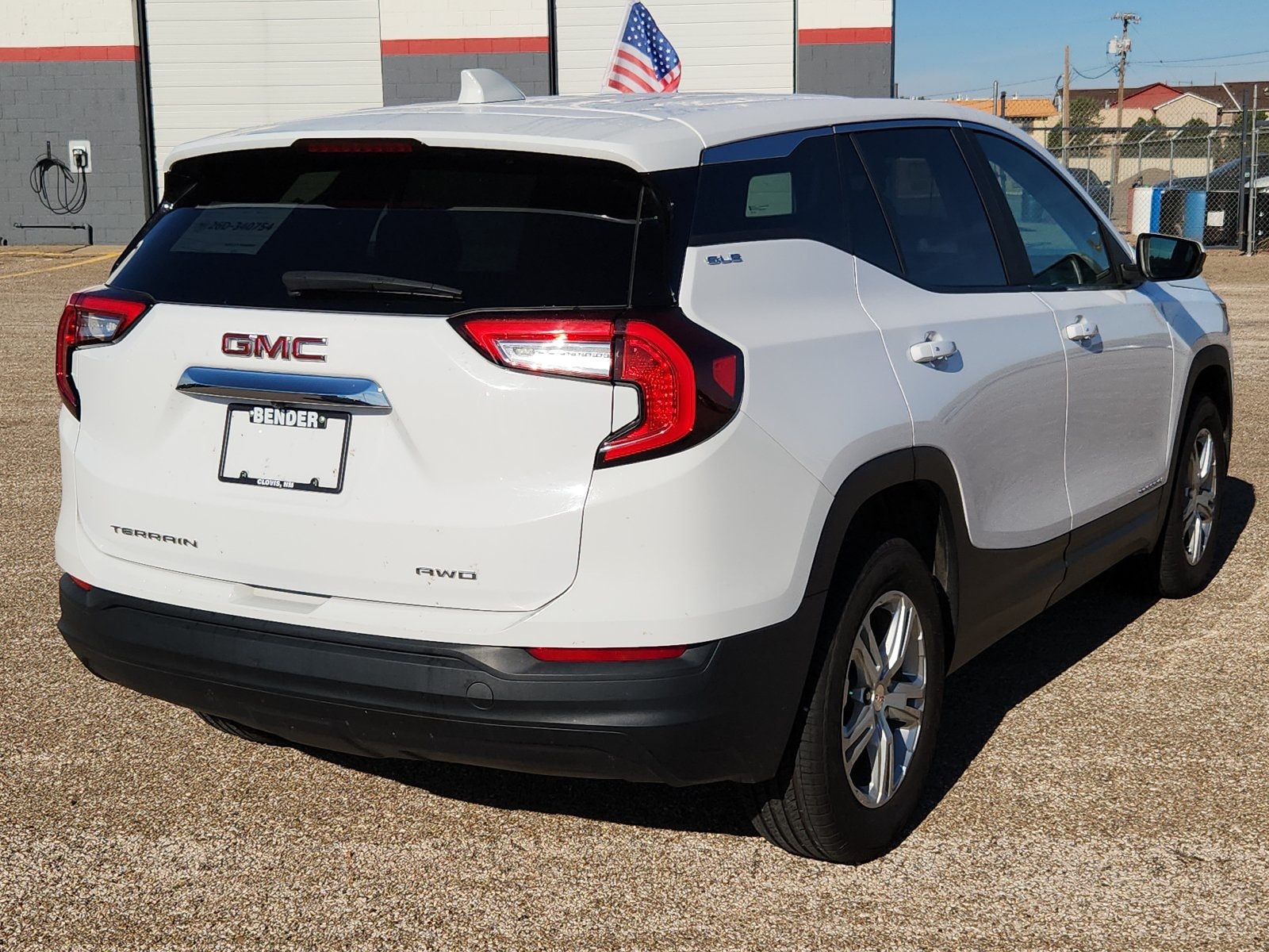 2024 GMC Terrain SLE - Photo 3