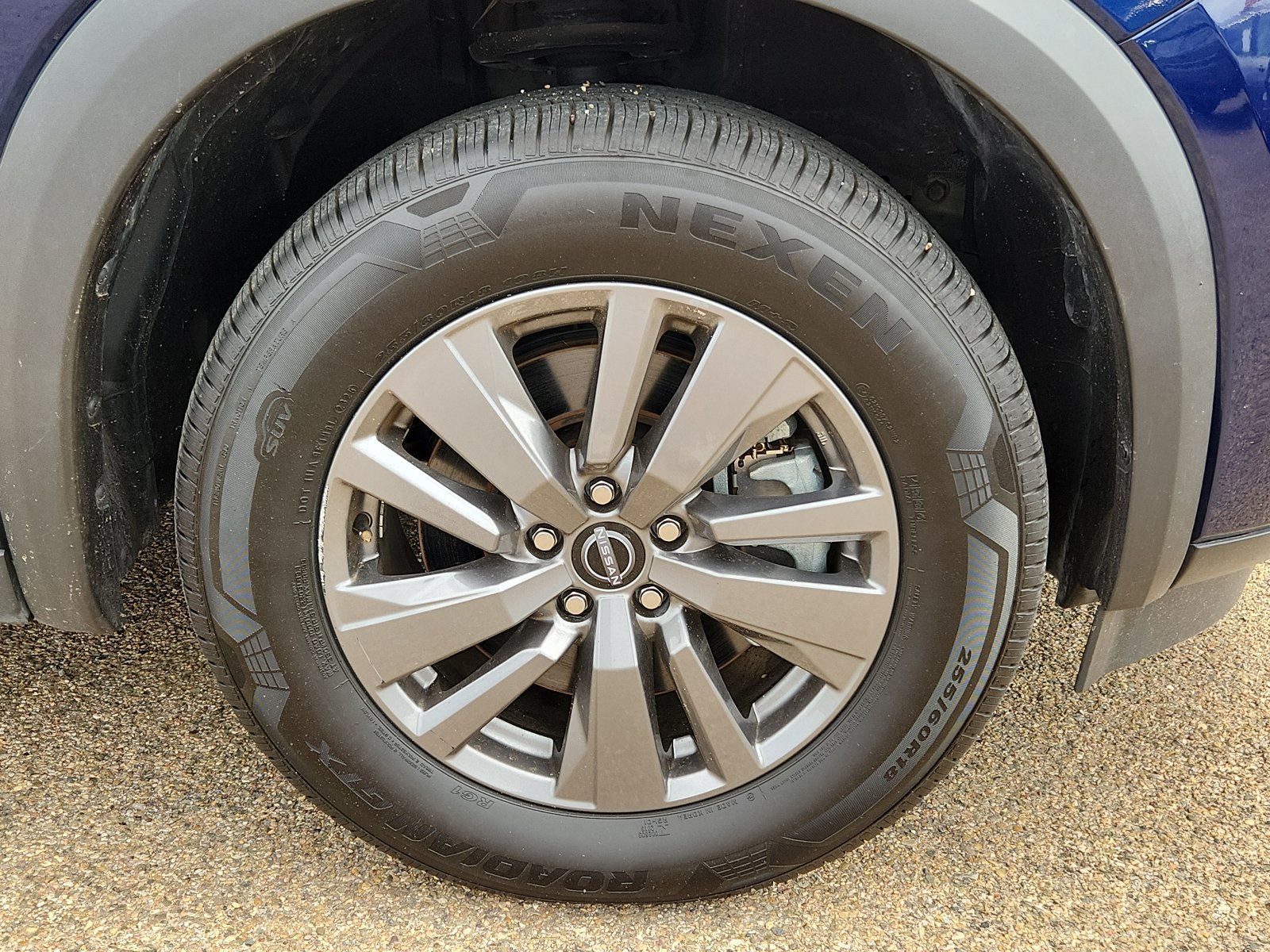 2025 Nissan Pathfinder SV - Photo 6