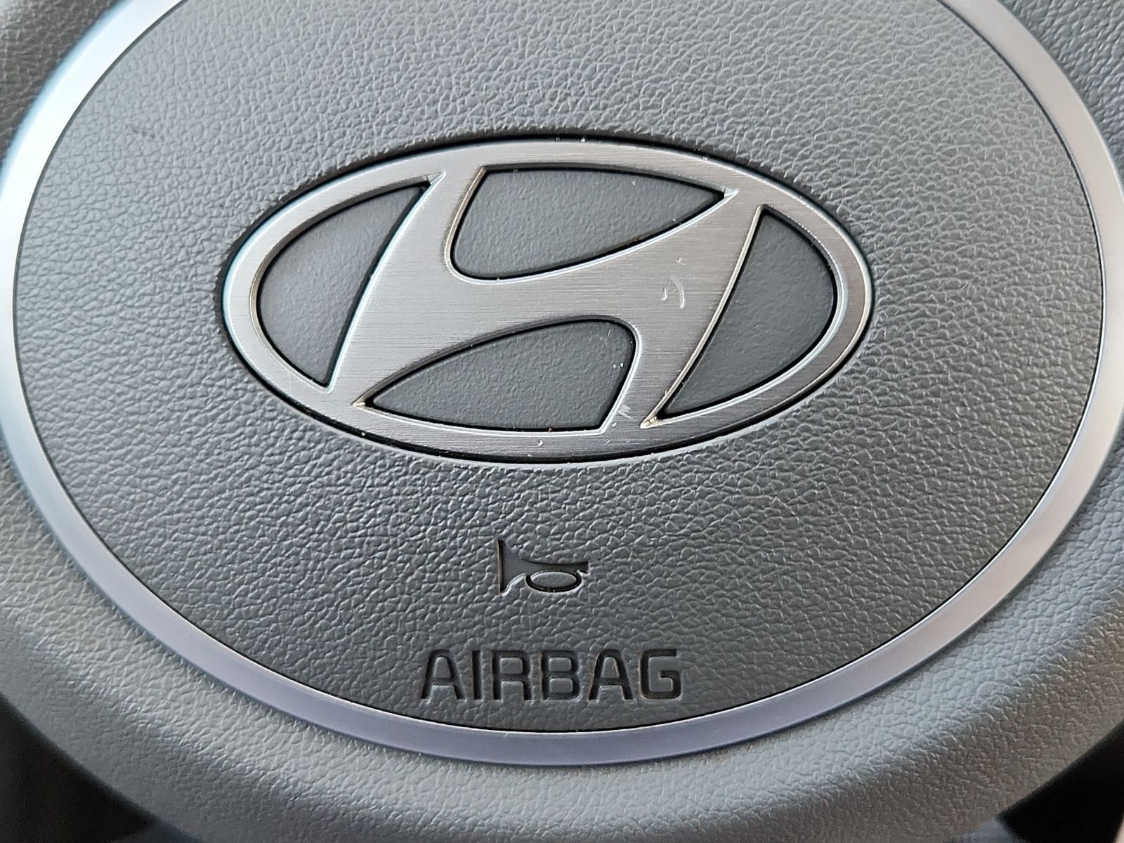2025 Hyundai Elantra SE - Photo 16