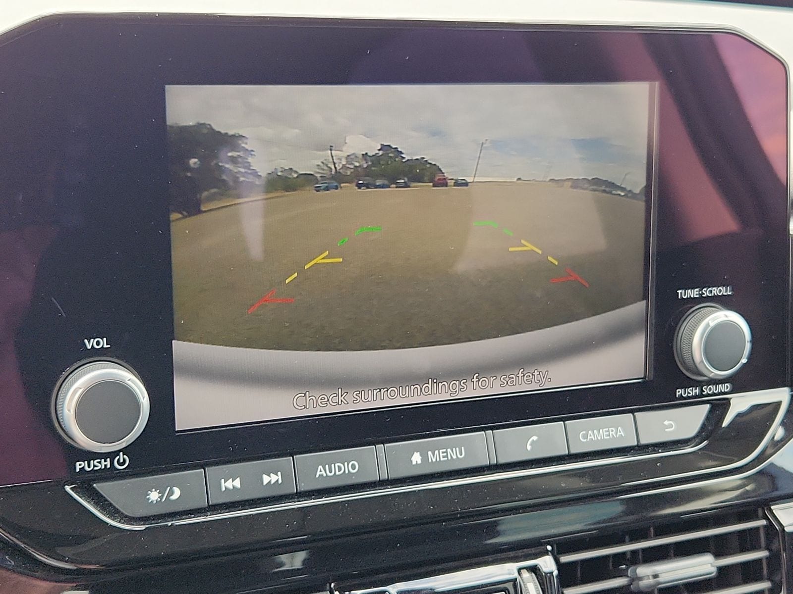 2025 Nissan Pathfinder SV - Photo 16