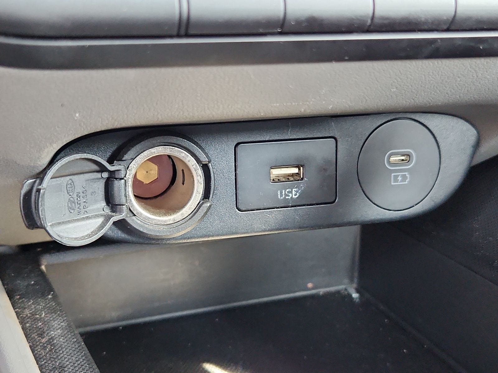 2025 Hyundai Elantra SE - Photo 13