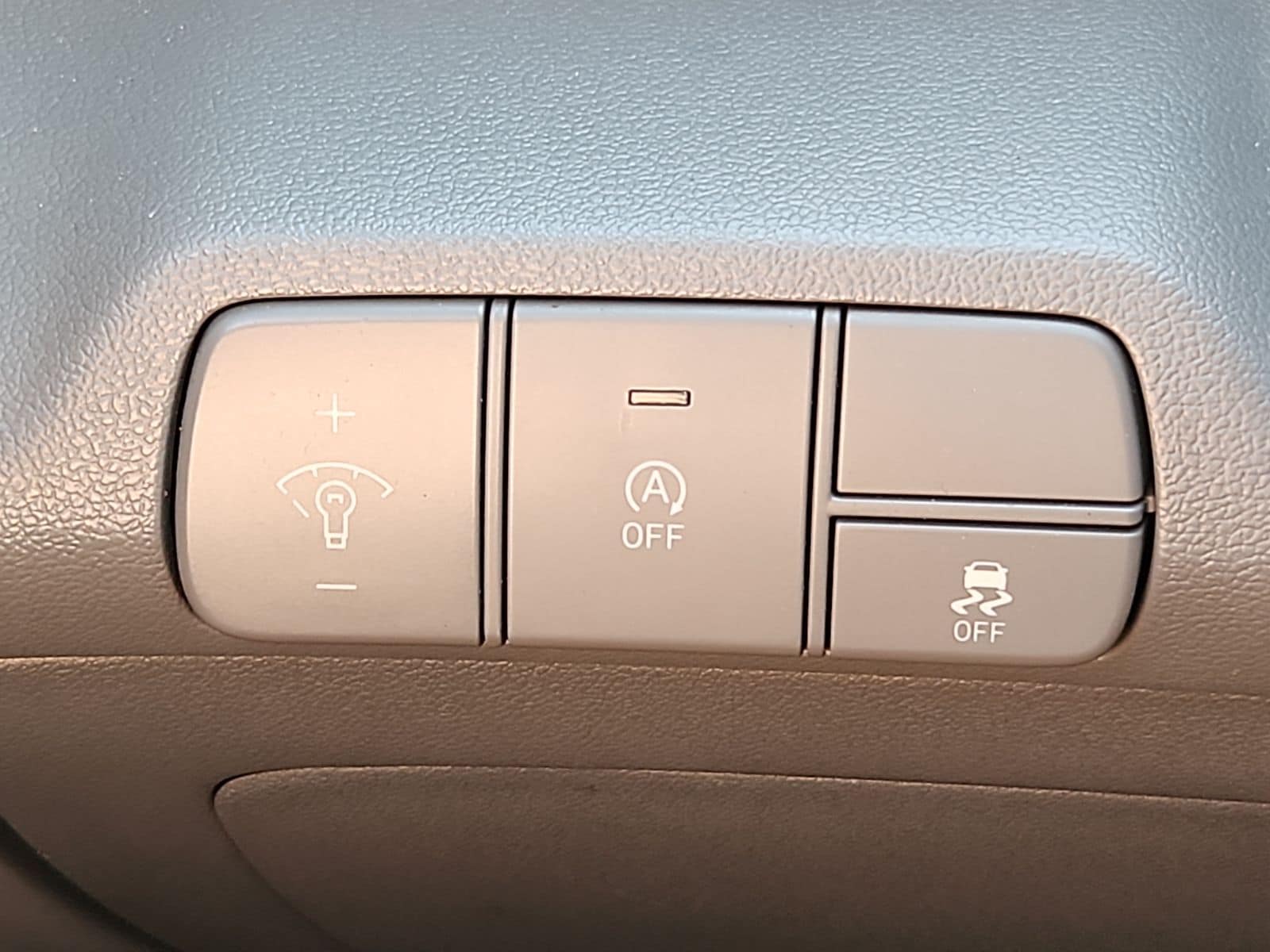 2025 Hyundai Elantra SE - Photo 11