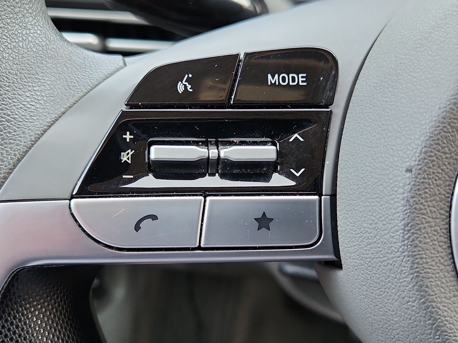 2025 Hyundai Elantra SE - Photo 17